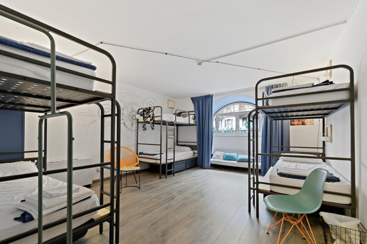 Bed 6-Bed Dormitory Room